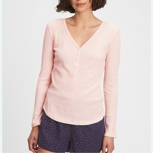 NWT GAP Light Pink Waffle Knit V-Neck Long Sleeve Tee - Size: Medium